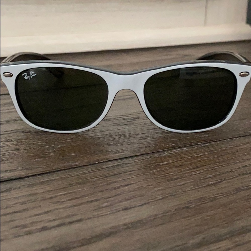 Ray-Ban RB2132 New Wayfarer sunglasses.